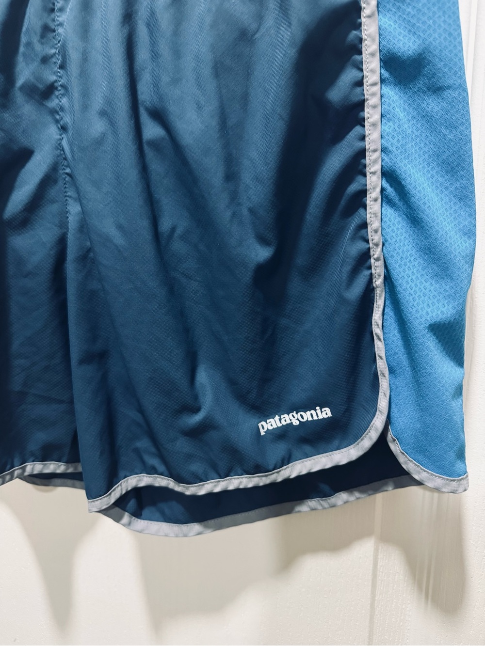 Patagonia Men’s S Blue Running Shorts Built-In Liner - Picture 2 of 9
